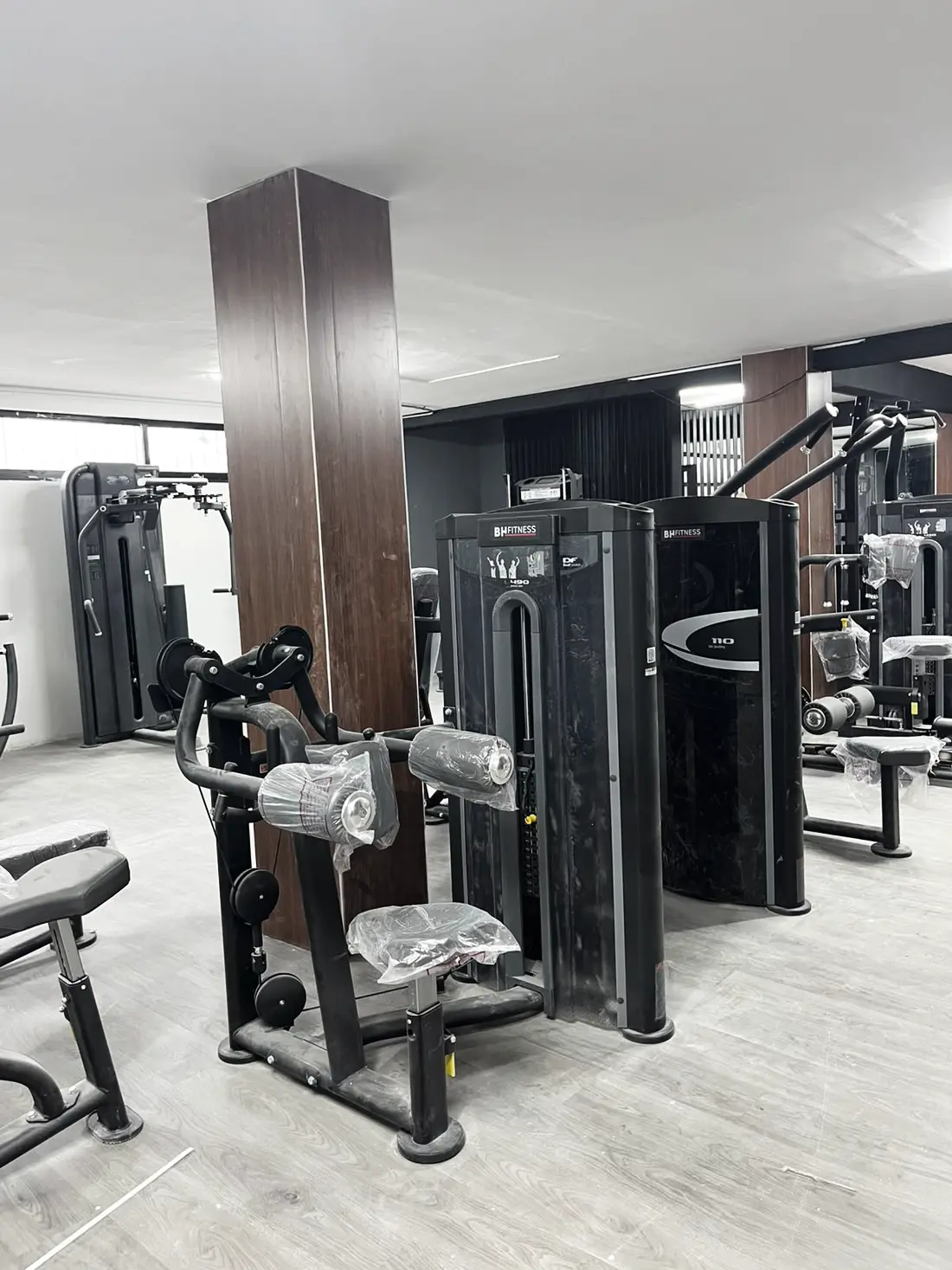 Máquinas de fuerza en Terra Sport Center
